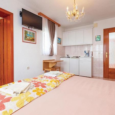 Stunning Apartment In Crikvenica With Wifi Exterior foto
