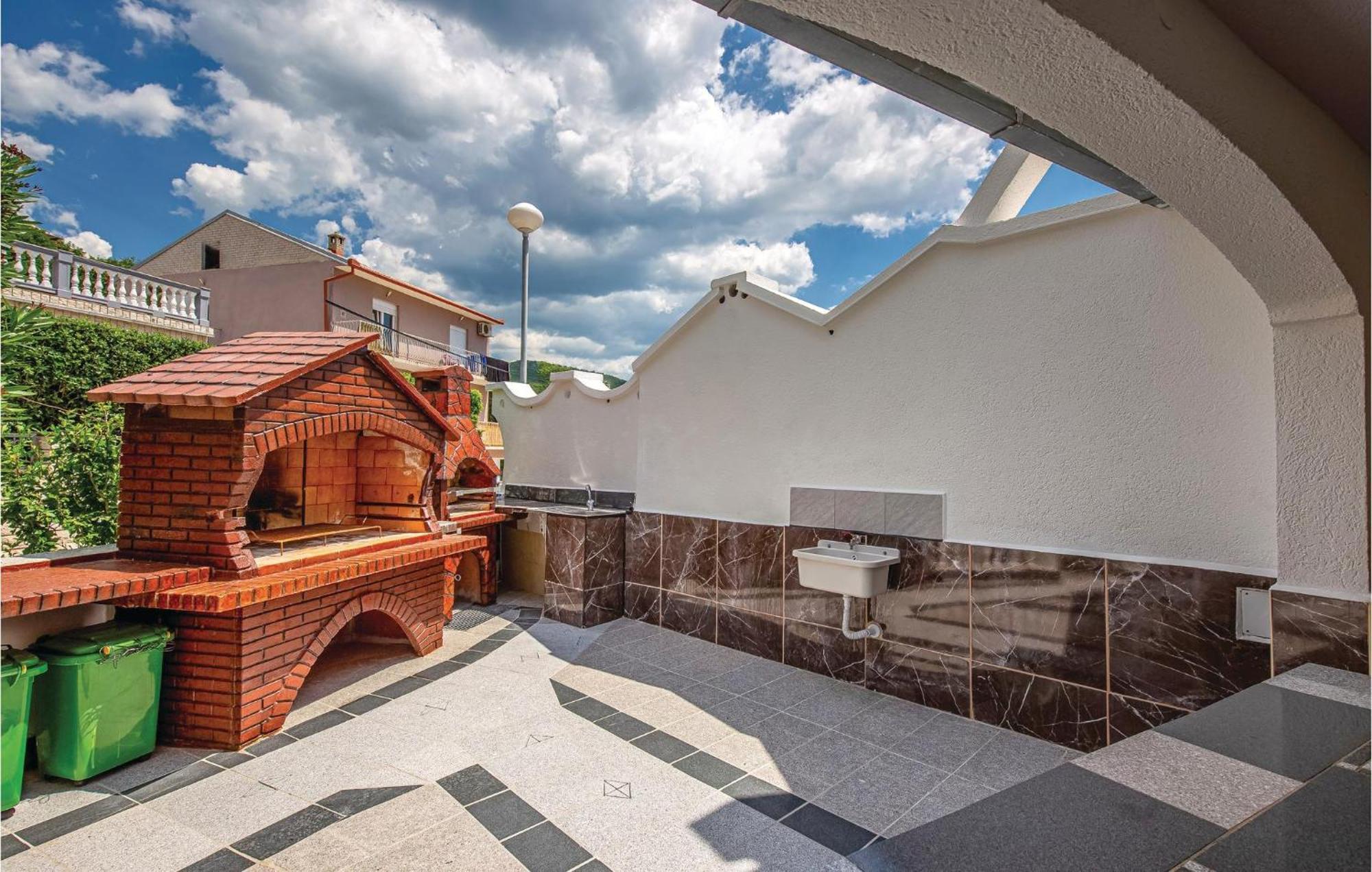 Stunning Apartment In Crikvenica With Wifi Exterior foto