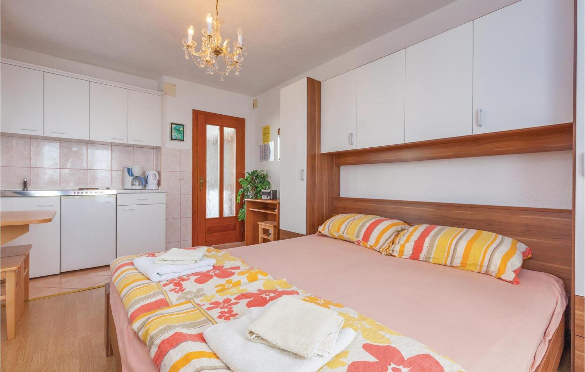 Stunning Apartment In Crikvenica With Wifi Exterior foto
